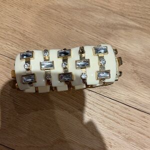 Elegant Gold and Cream Bracelet